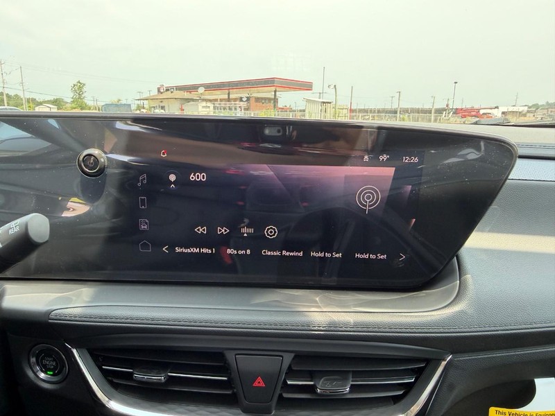 Buick Encore GX Vehicle Full-screen Gallery Image 13