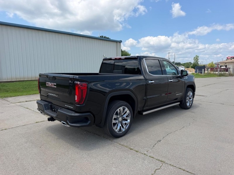 GMC Sierra 1500 Vehicle Full-screen Gallery Image 3