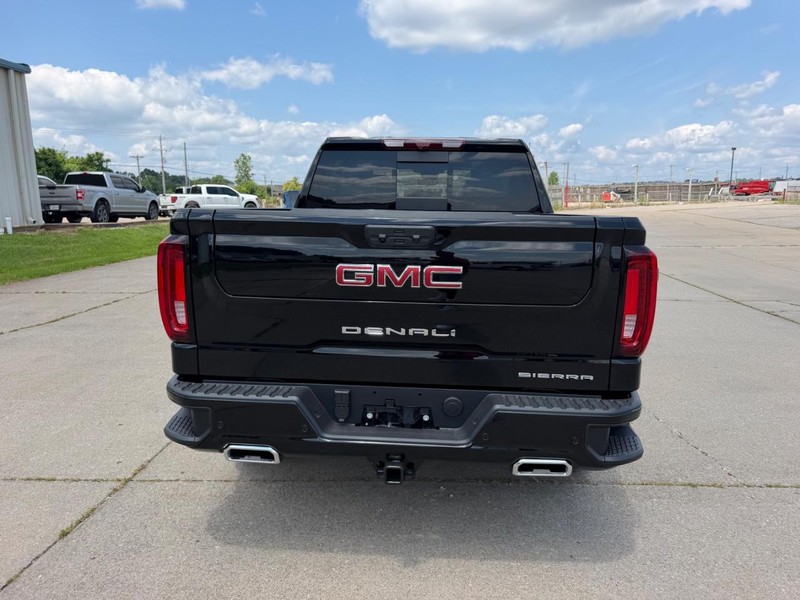 GMC Sierra 1500 Vehicle Full-screen Gallery Image 4