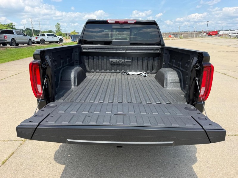 GMC Sierra 1500 Vehicle Full-screen Gallery Image 5