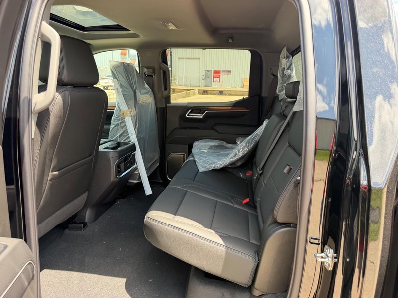 GMC Sierra 1500 Vehicle Full-screen Gallery Image 7