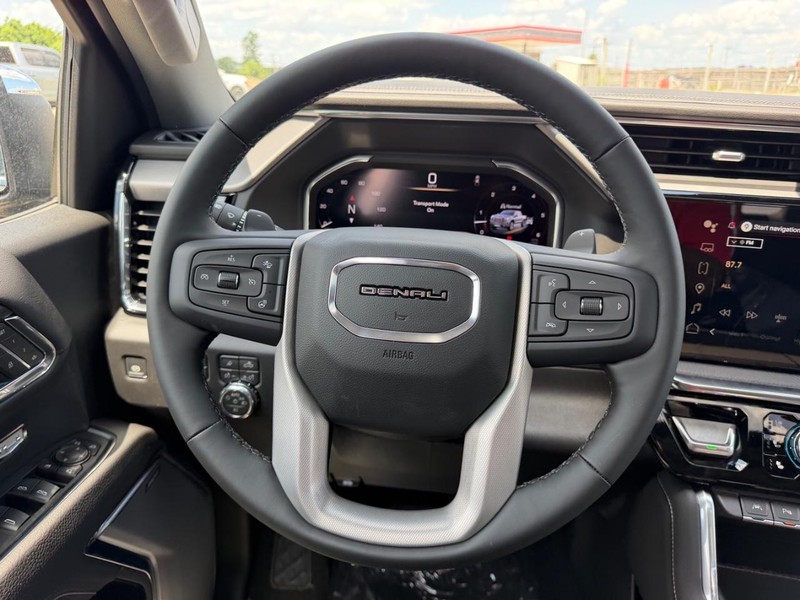 GMC Sierra 1500 Vehicle Full-screen Gallery Image 10
