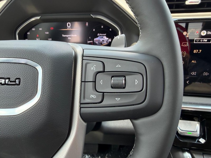 GMC Sierra 1500 Vehicle Full-screen Gallery Image 12