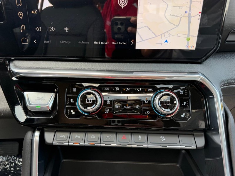GMC Sierra 1500 Vehicle Full-screen Gallery Image 14