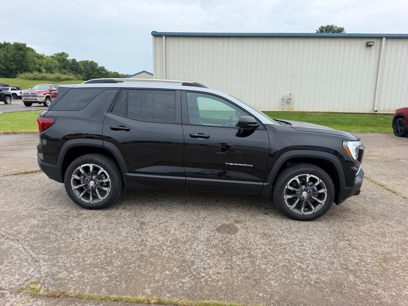 GMC Terrain Vehicle Full-screen Gallery Image 2