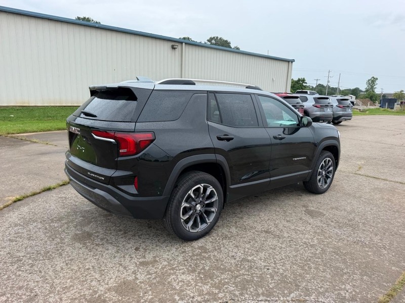 GMC Terrain Vehicle Full-screen Gallery Image 3