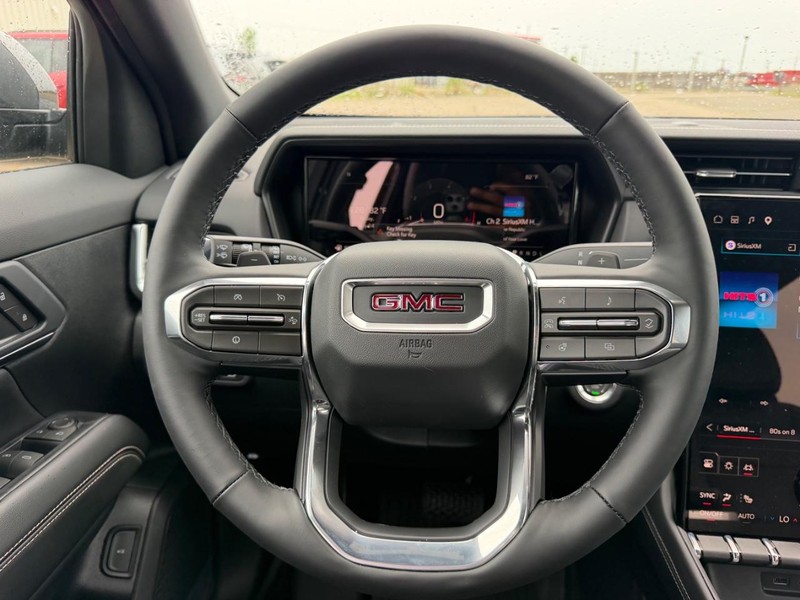 GMC Terrain Vehicle Full-screen Gallery Image 10