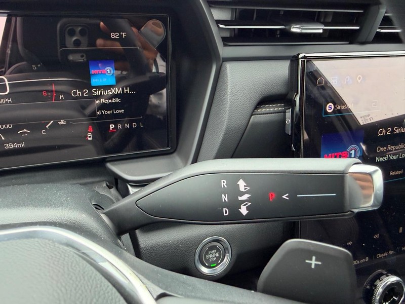 GMC Terrain Vehicle Full-screen Gallery Image 13