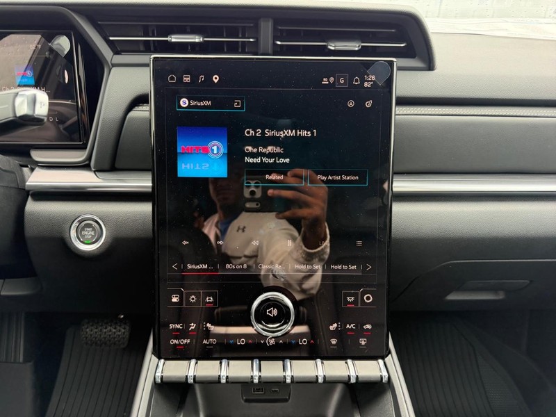 GMC Terrain Vehicle Full-screen Gallery Image 14