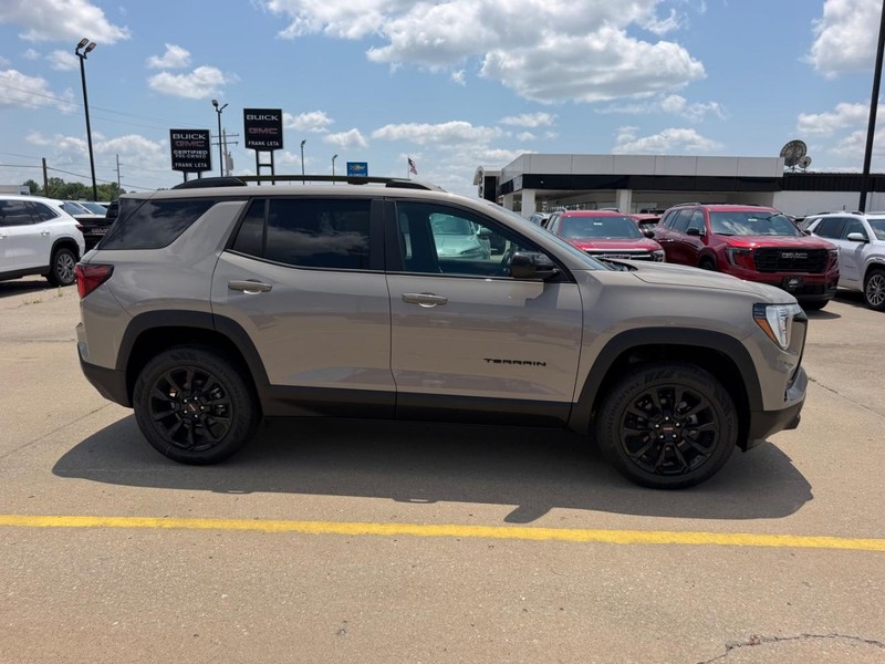 GMC Terrain Vehicle Full-screen Gallery Image 2