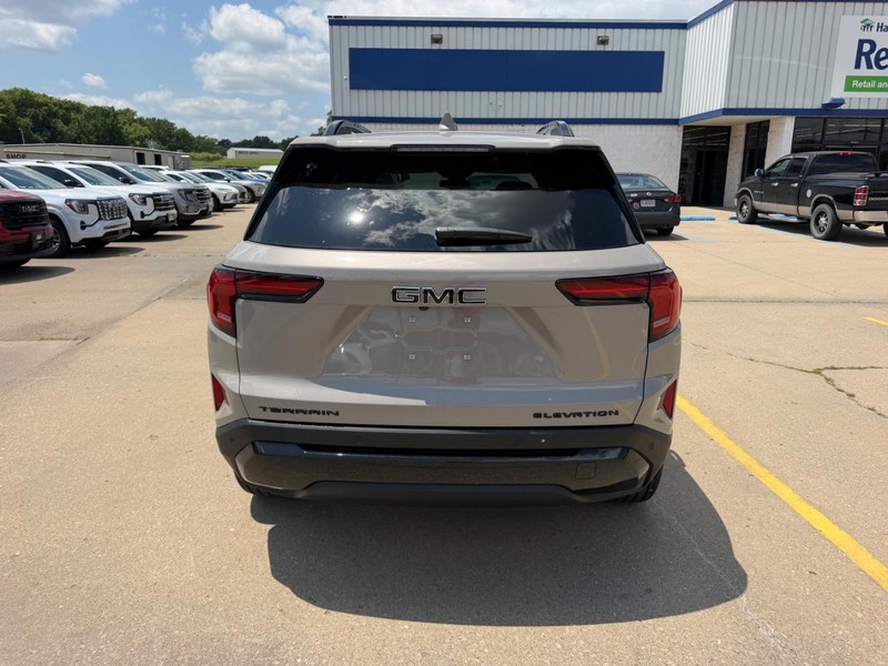 GMC Terrain Vehicle Full-screen Gallery Image 4