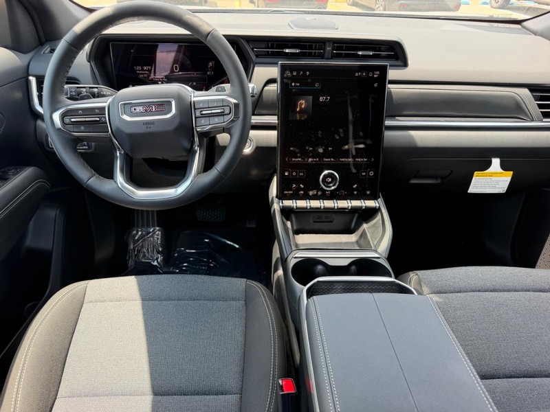 GMC Terrain Vehicle Full-screen Gallery Image 8