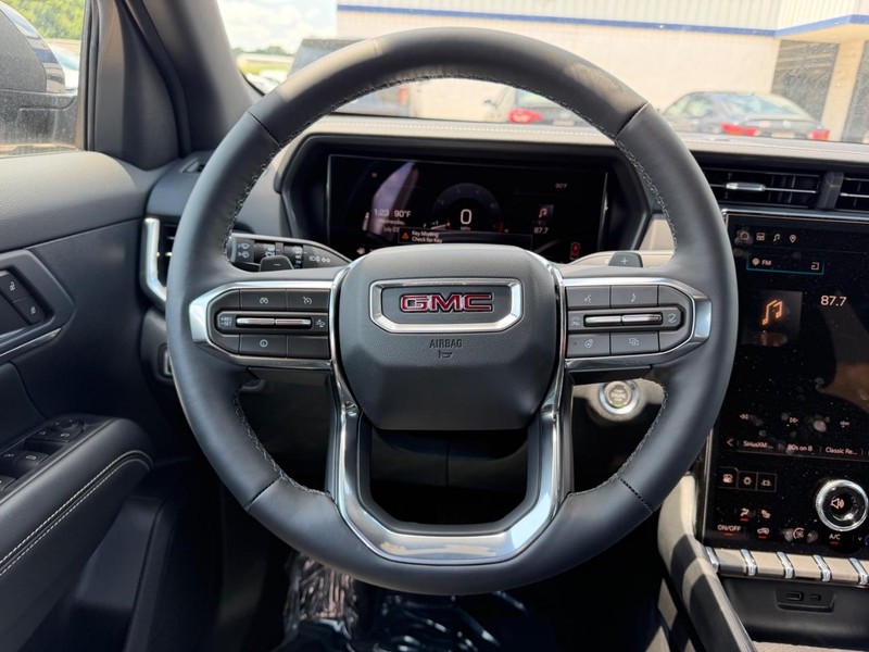 GMC Terrain Vehicle Full-screen Gallery Image 9