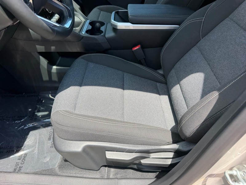 GMC Terrain Vehicle Full-screen Gallery Image 17