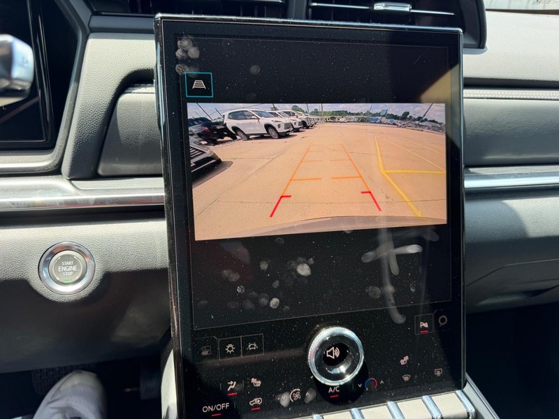 GMC Terrain Vehicle Full-screen Gallery Image 19