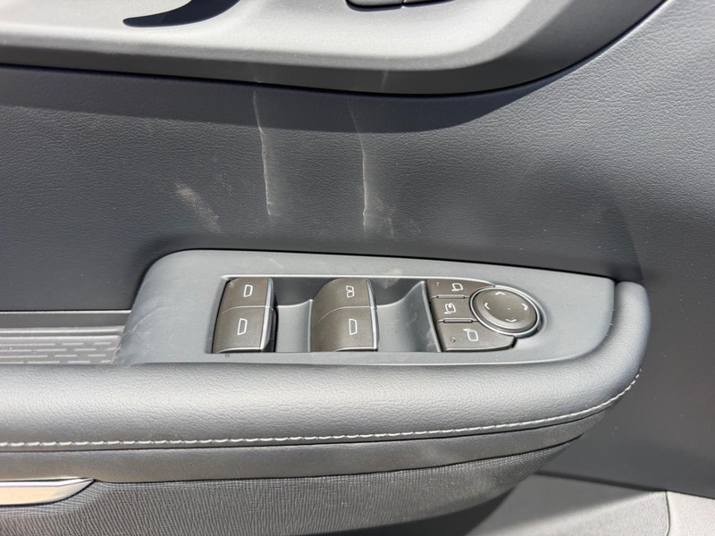 Buick Enclave Vehicle Full-screen Gallery Image 19