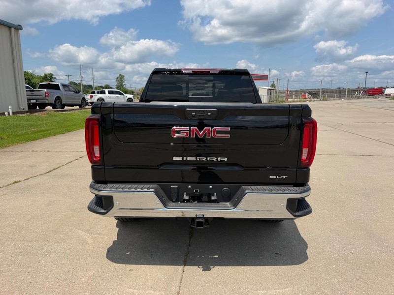 GMC Sierra 1500 Vehicle Full-screen Gallery Image 4