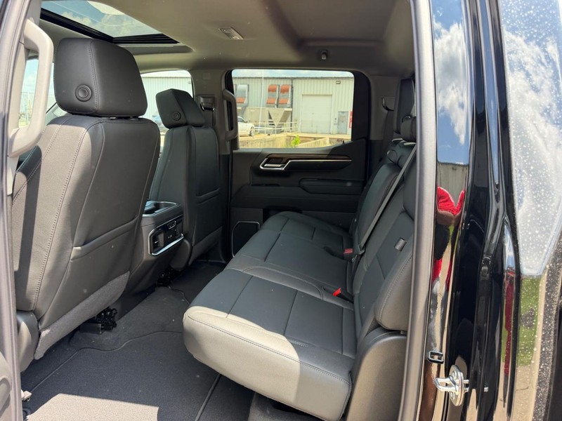 GMC Sierra 1500 Vehicle Full-screen Gallery Image 7