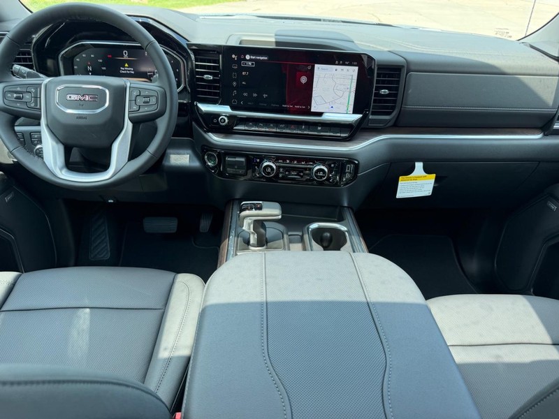 GMC Sierra 1500 Vehicle Full-screen Gallery Image 9