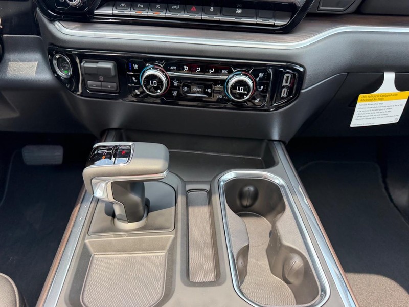 GMC Sierra 1500 Vehicle Full-screen Gallery Image 15