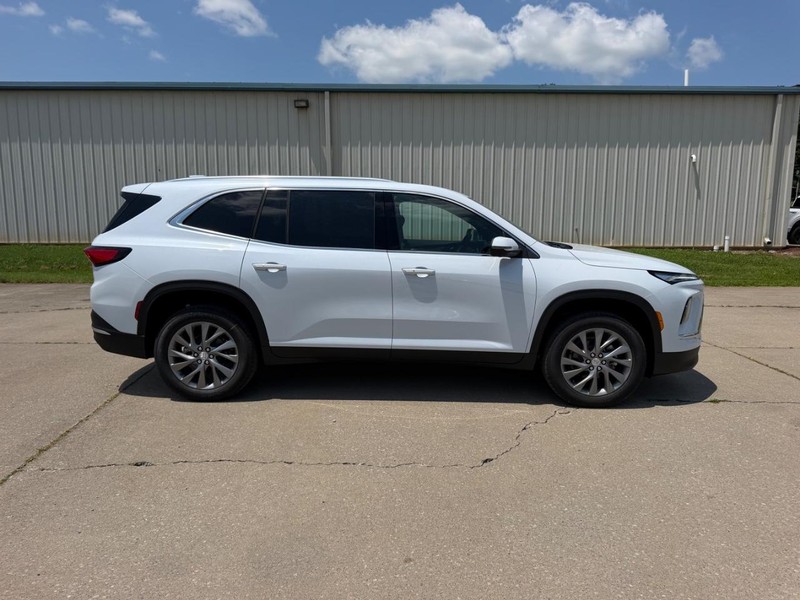 Buick Enclave Vehicle Full-screen Gallery Image 2