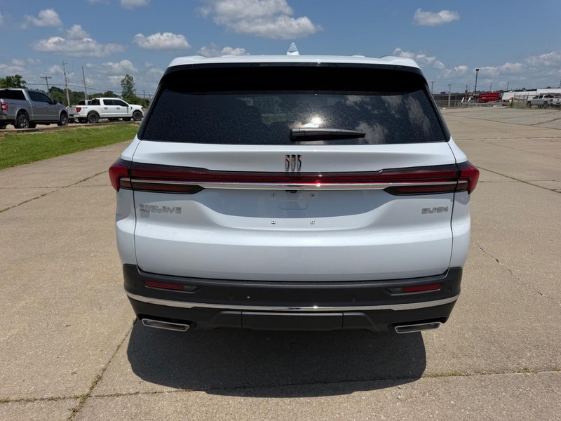 Buick Enclave Vehicle Full-screen Gallery Image 4