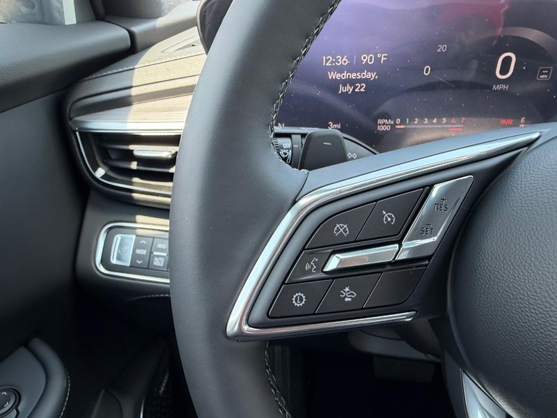 Buick Enclave Vehicle Full-screen Gallery Image 13