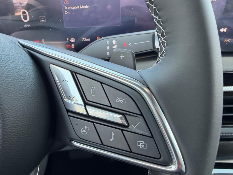 Buick Enclave Vehicle Full-screen Gallery Image 14