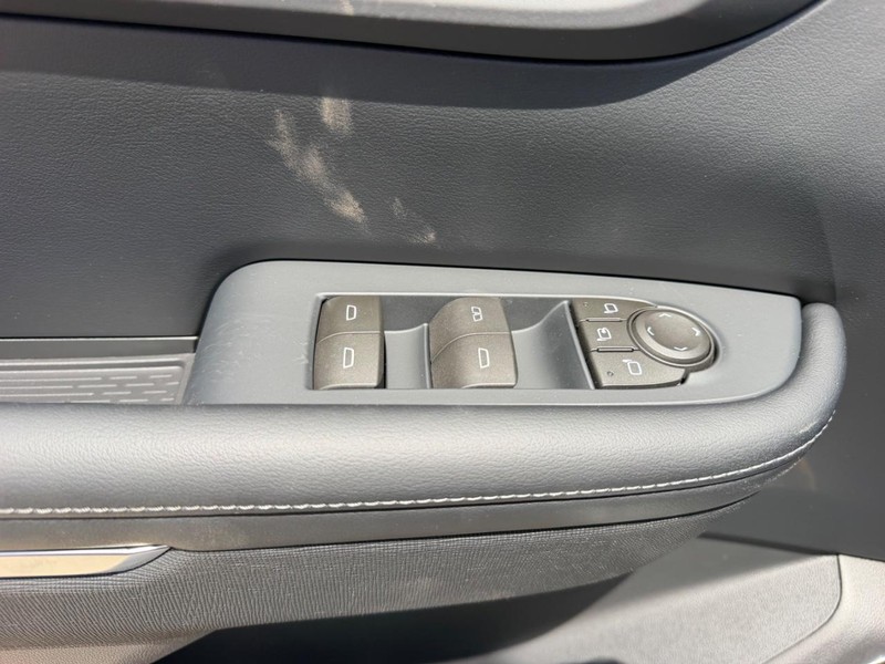 Buick Enclave Vehicle Full-screen Gallery Image 18