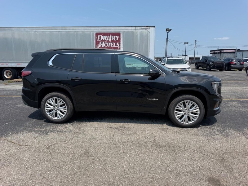 GMC Acadia Vehicle Full-screen Gallery Image 2