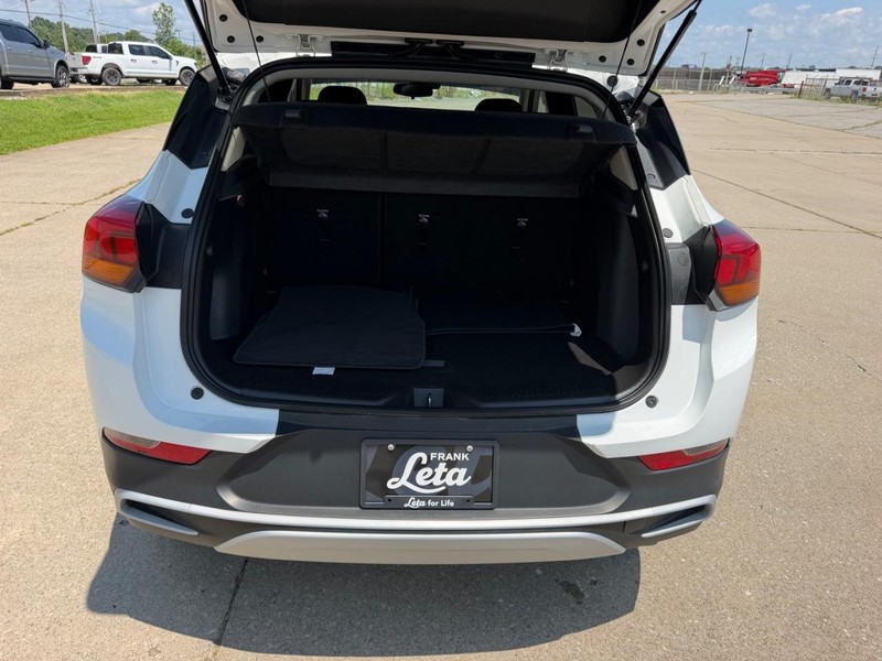 Buick Encore GX Vehicle Full-screen Gallery Image 5