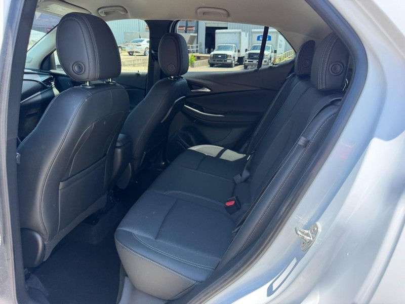 Buick Encore GX Vehicle Full-screen Gallery Image 7