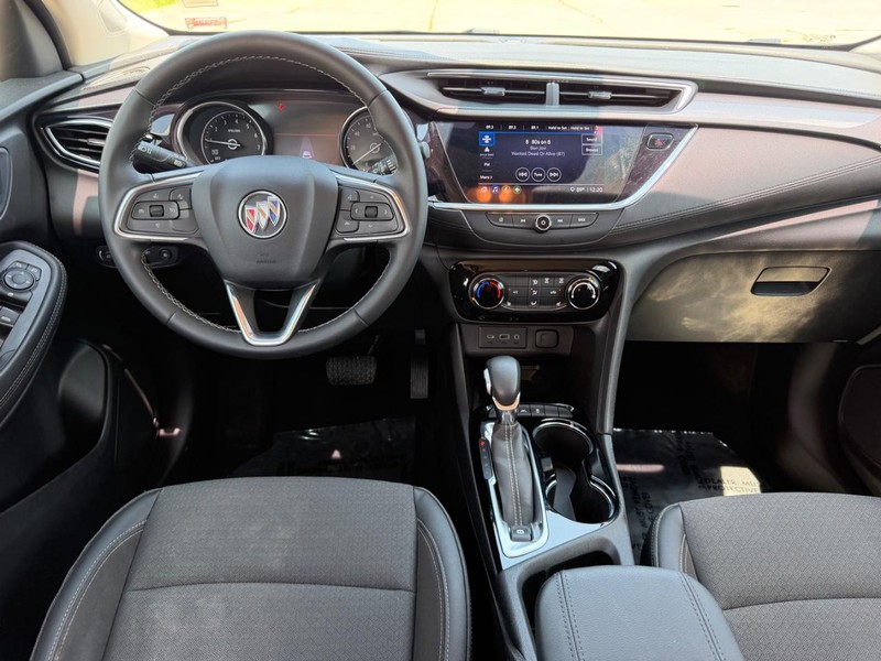 Buick Encore GX Vehicle Full-screen Gallery Image 8