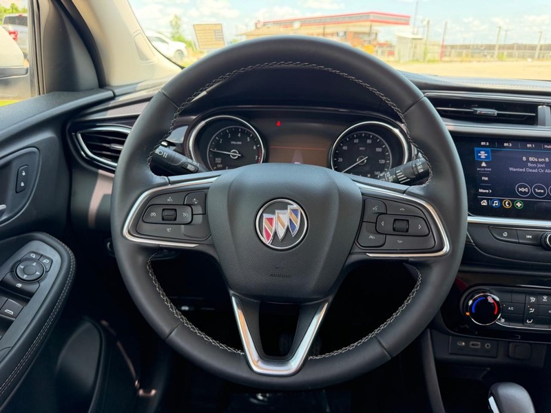 Buick Encore GX Vehicle Full-screen Gallery Image 9