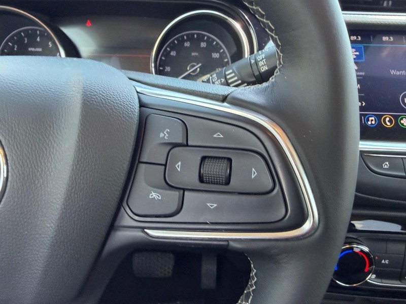 Buick Encore GX Vehicle Full-screen Gallery Image 11