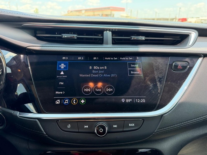 Buick Encore GX Vehicle Full-screen Gallery Image 12