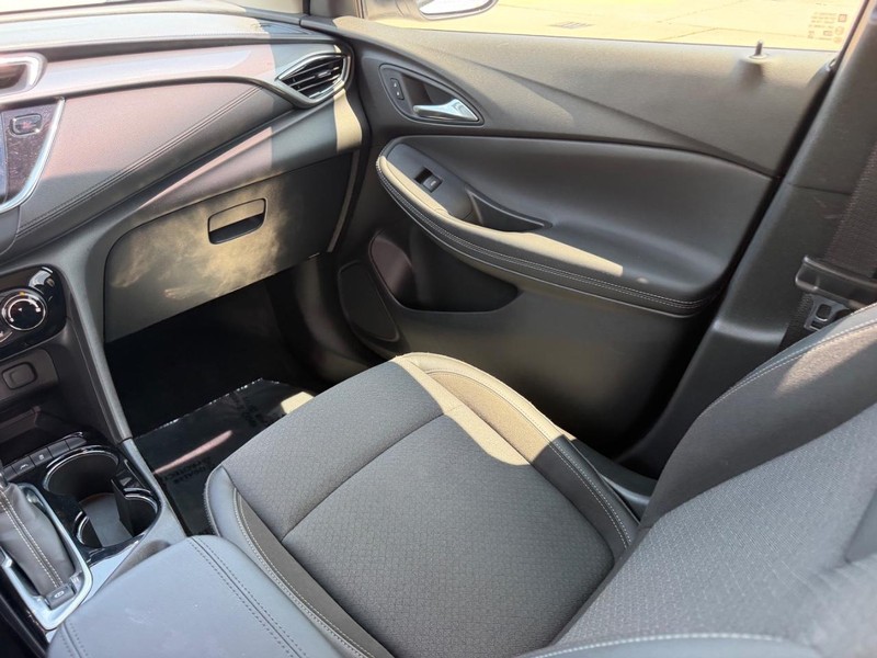 Buick Encore GX Vehicle Full-screen Gallery Image 15
