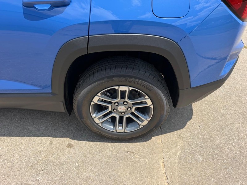 GMC Terrain Vehicle Full-screen Gallery Image 6
