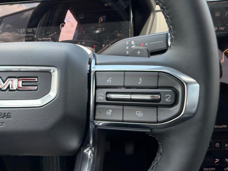 GMC Terrain Vehicle Full-screen Gallery Image 11