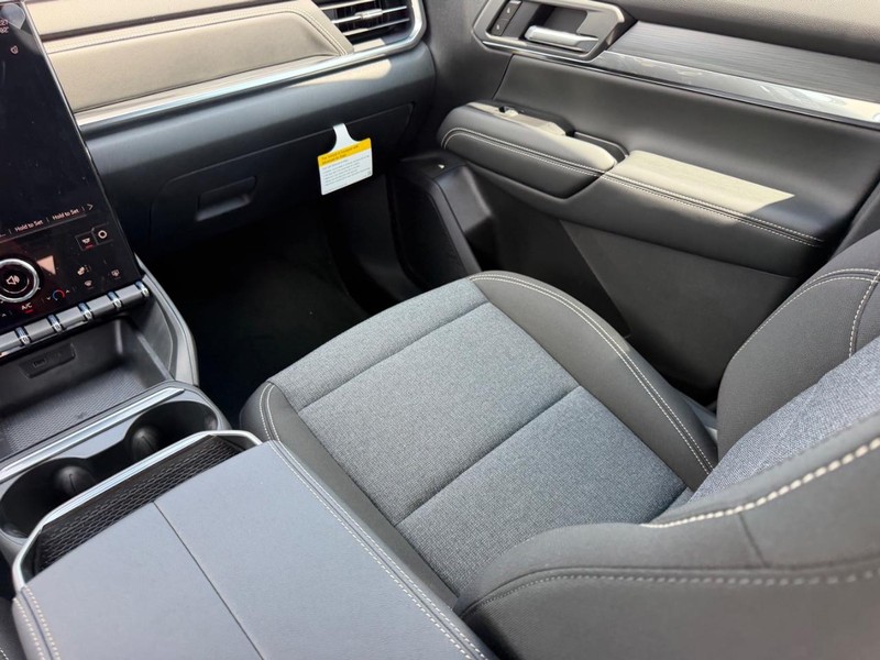 GMC Terrain Vehicle Full-screen Gallery Image 15