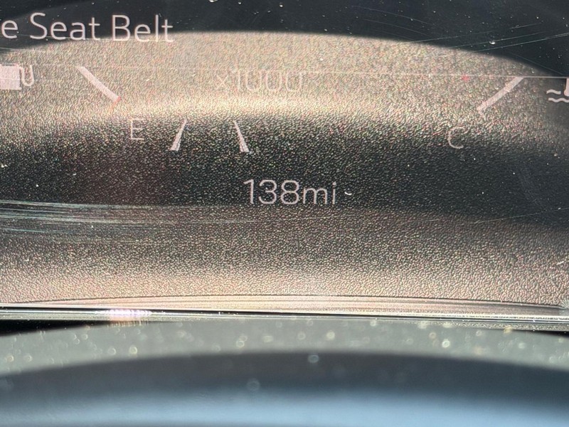 GMC Terrain Vehicle Full-screen Gallery Image 18