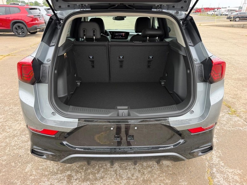 Buick Encore GX Vehicle Full-screen Gallery Image 5