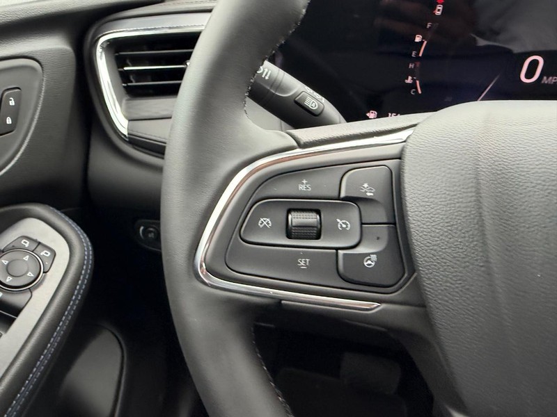 Buick Encore GX Vehicle Full-screen Gallery Image 10