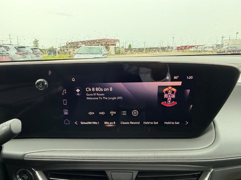 Buick Encore GX Vehicle Full-screen Gallery Image 12