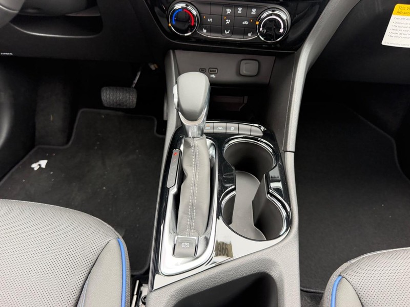 Buick Encore GX Vehicle Full-screen Gallery Image 14