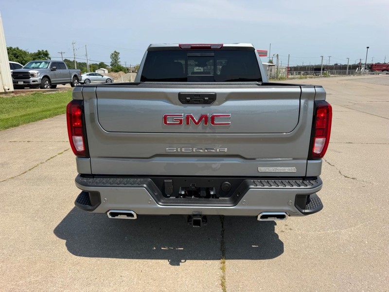 GMC Sierra 1500 Vehicle Full-screen Gallery Image 4