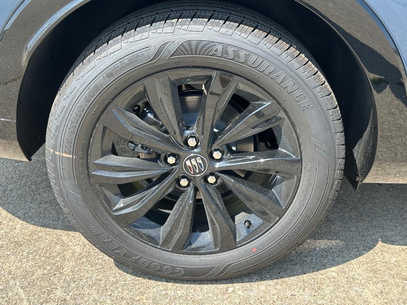 Buick Envista Vehicle Full-screen Gallery Image 4