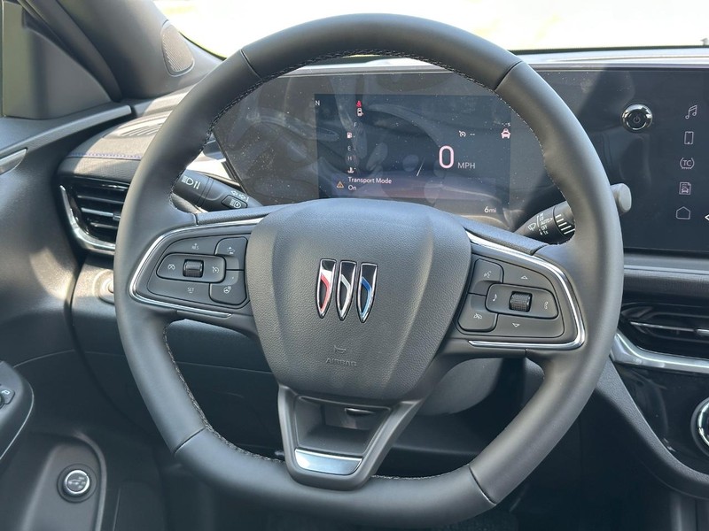 Buick Envista Vehicle Full-screen Gallery Image 7