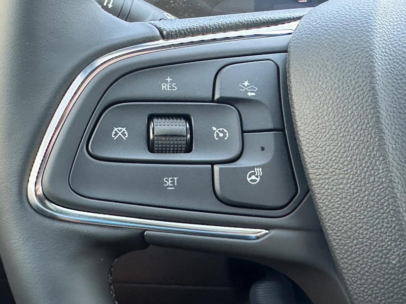 Buick Envista Vehicle Full-screen Gallery Image 8