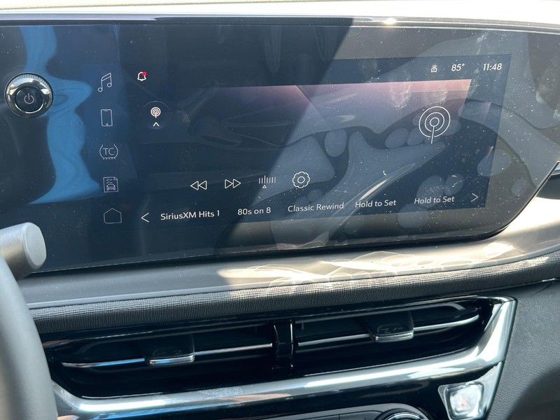 Buick Envista Vehicle Full-screen Gallery Image 11
